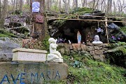 37 La Grotta della Madonna di Lourdes 